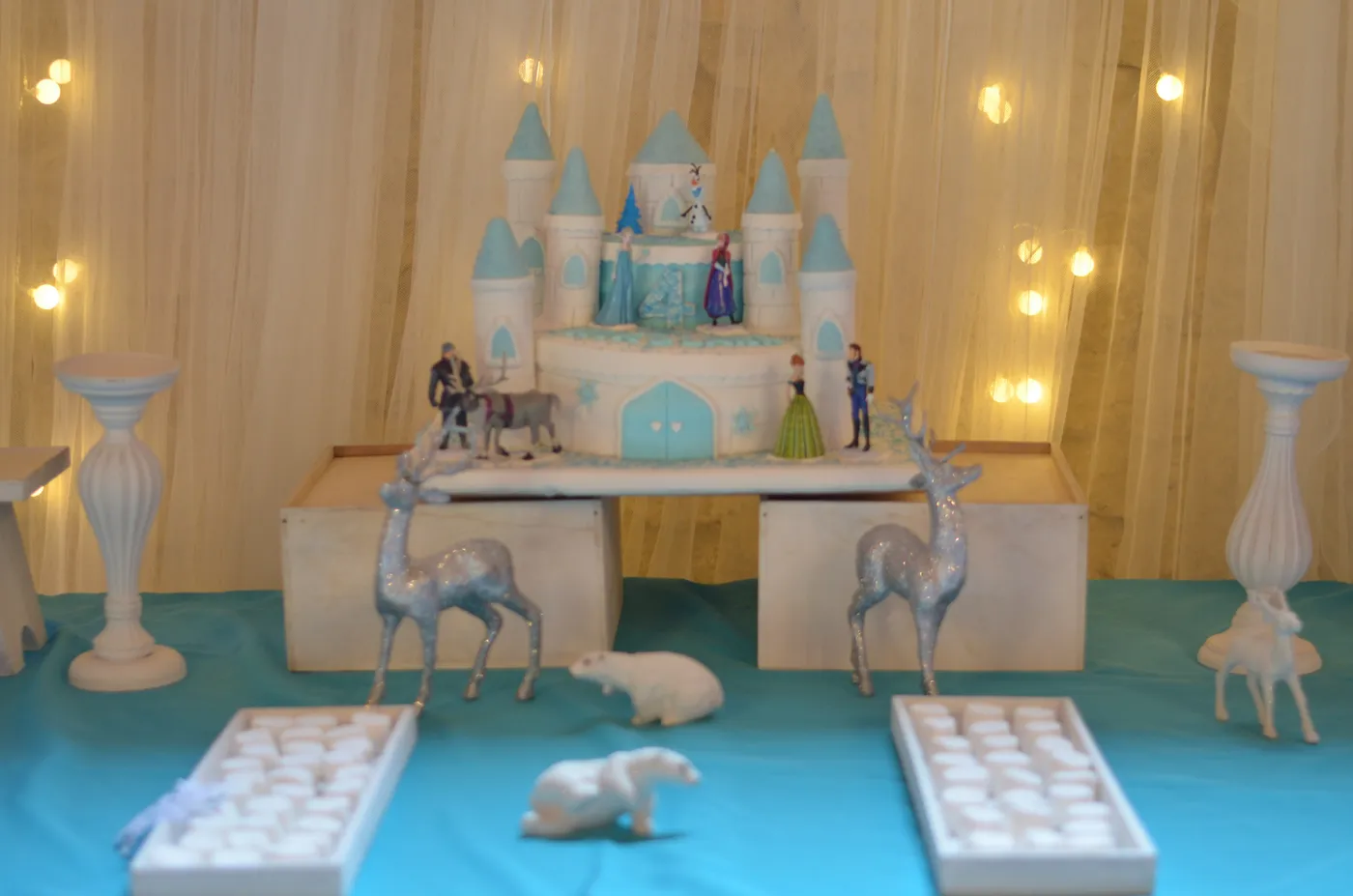 Enchanted Castle Frozen Party – The Party Ville – Party planner Luxembourg  , Wedding Planner Luxembourg, party shop, party supplies, baby shower, kids  birthday