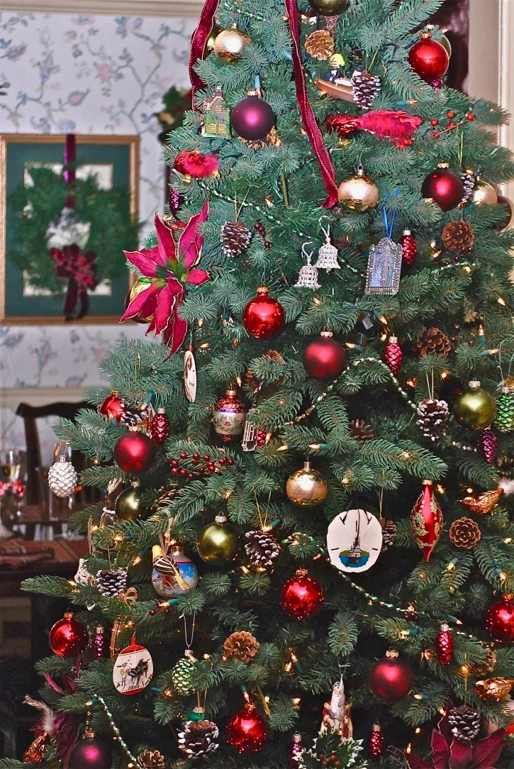Every Christmas tree tells a story - RJ Heller