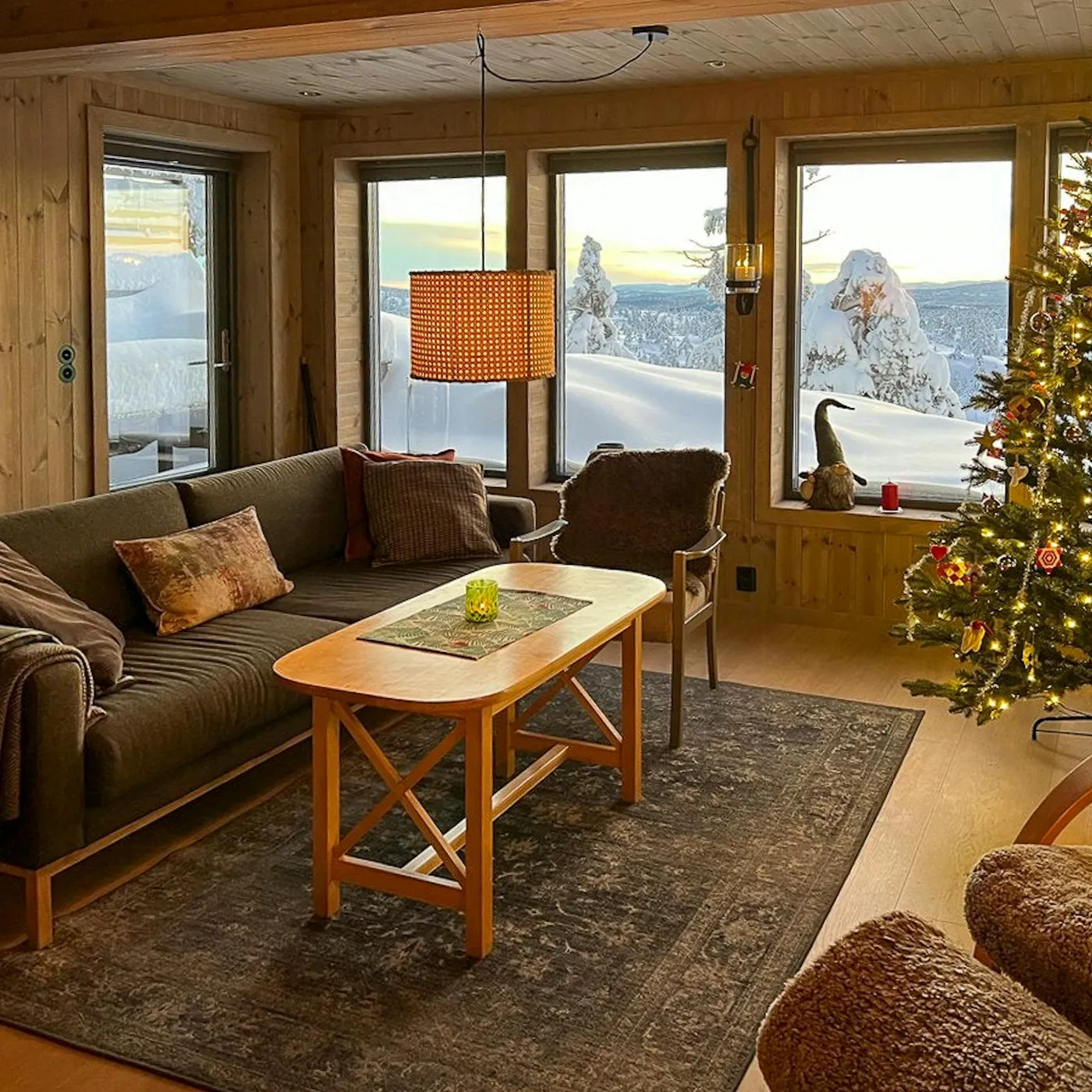 Family cabin with dual kitchen in Gautefall