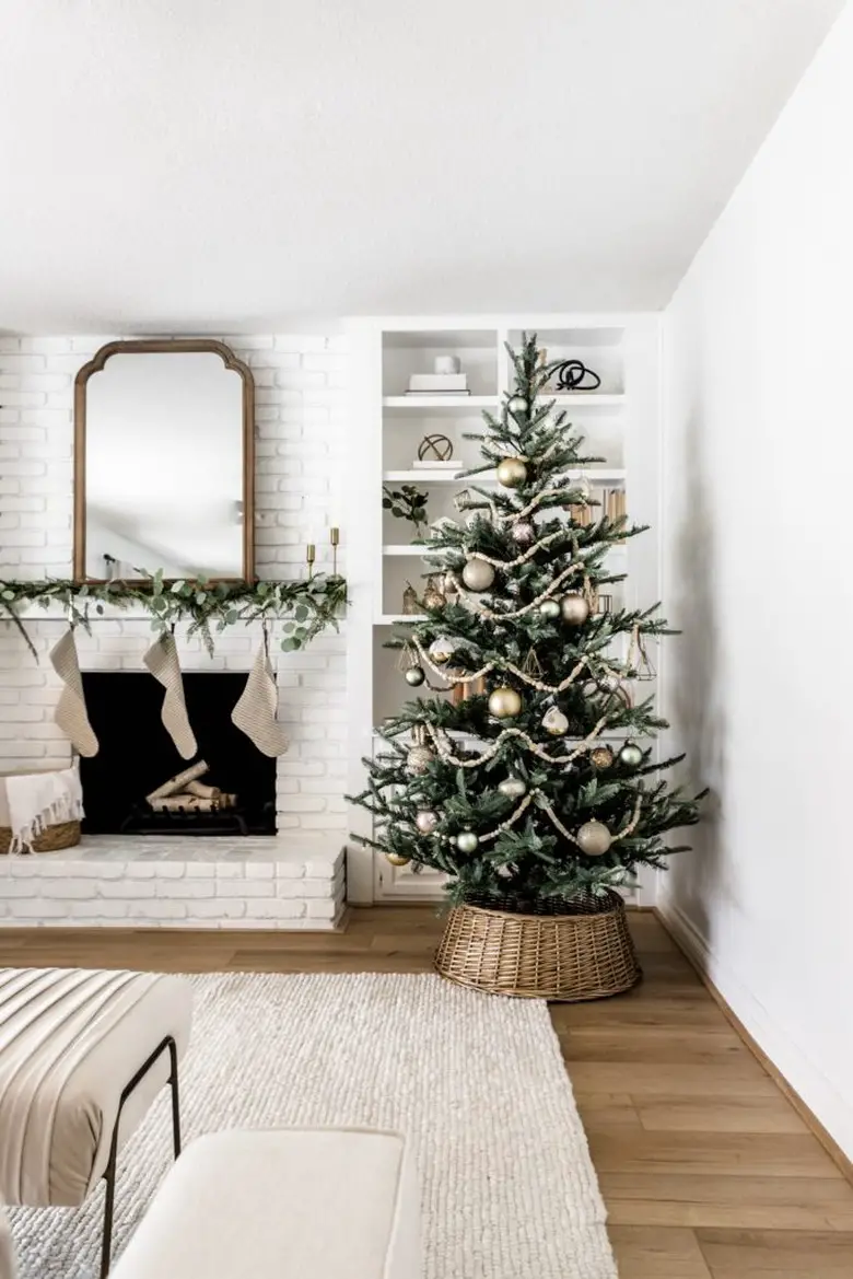 Farmhouse Christmas Tree Ideas That'll Fill The Holiday Season With Rustic Charm