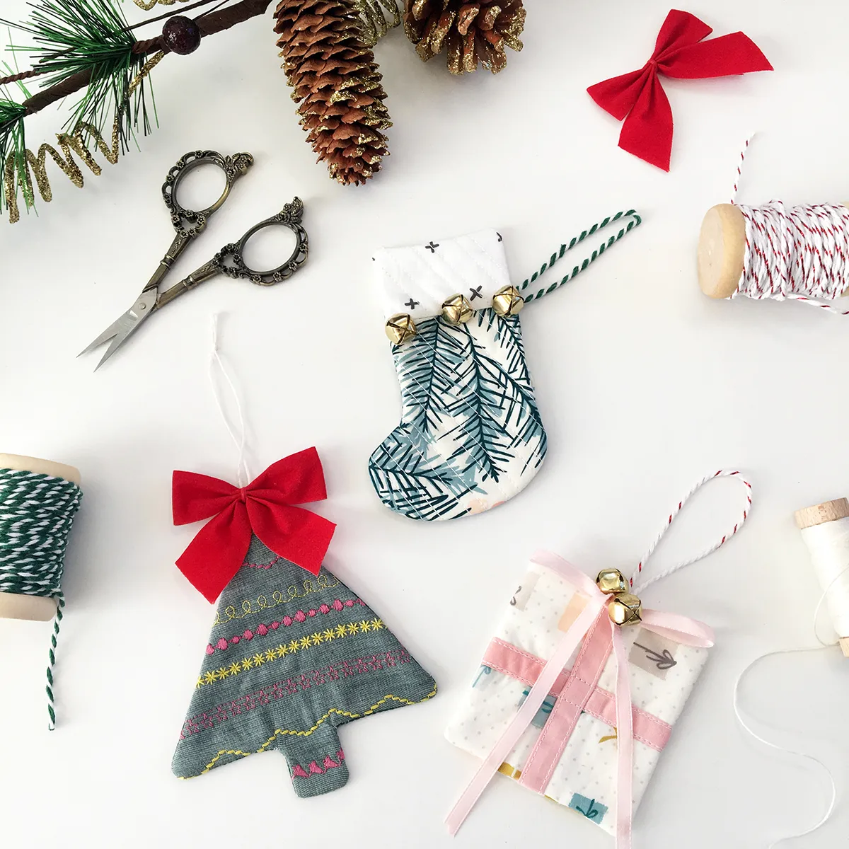 Folded Fabric Christmas Tree Decorations - Quilt Missouri Tutorials