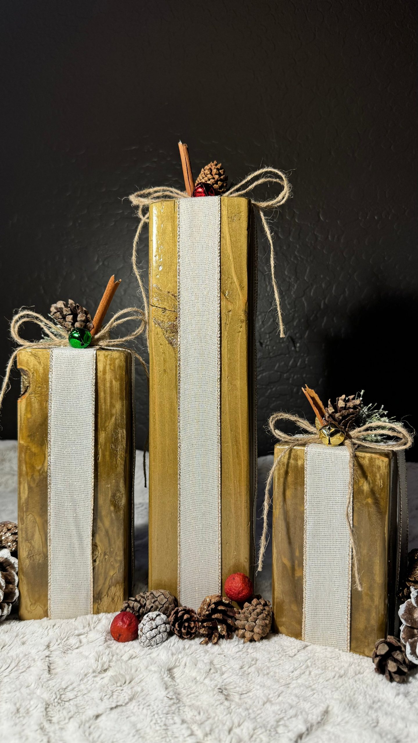 Gold Hue Christmas Gift Decor Set – Tailor In Timber