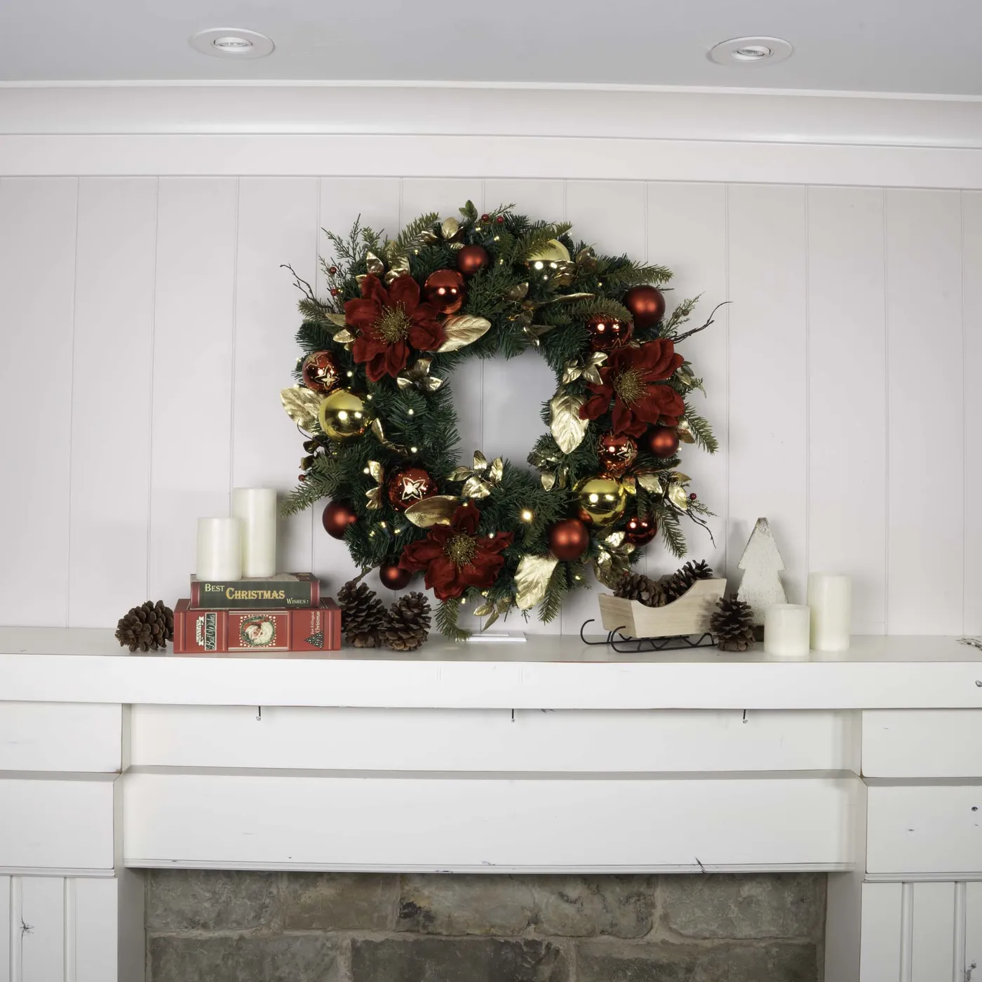 Golden Leaf Red Magnolia Lighted Christmas Wreath - 30'