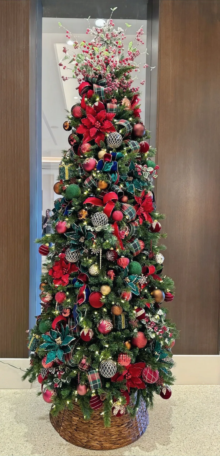Grand Crimson & Emerald Tree | Golden Forest Events