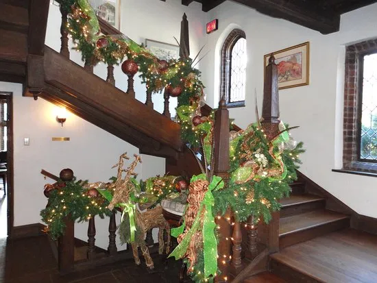 Grand Staircase at Christmas - Picture of Aldie Mansion, Doylestown -  Tripadvisor