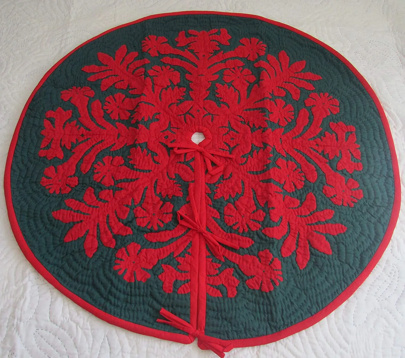 Hawaiian Quilt 100% Hand Quilted/Hand Appliqued Christmas Tree Skirt 42″ – ALOHALANE