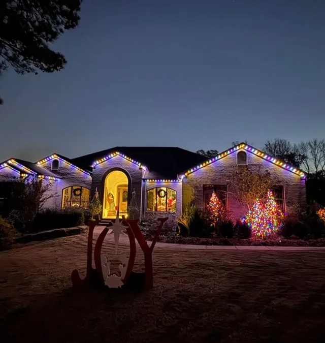 Hire a Christmas Light Installer Huntsville | New Age Lights