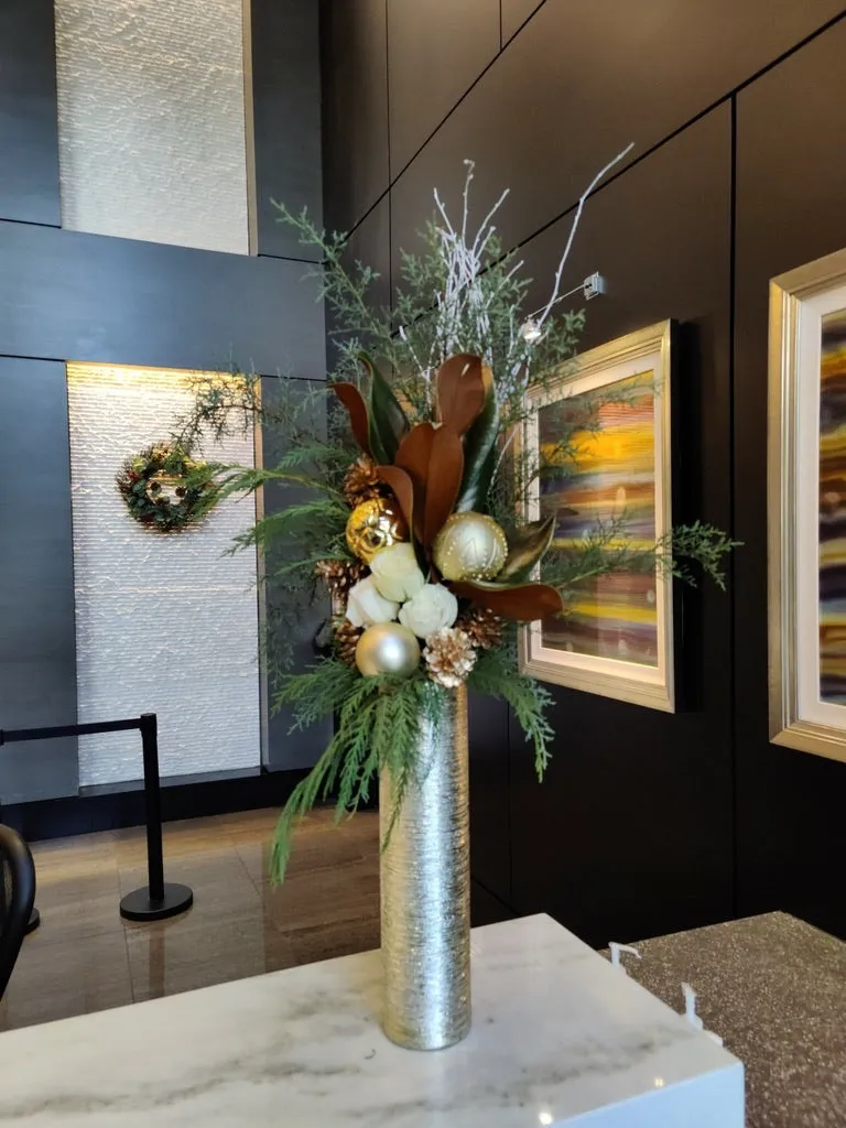 Holiday Floral Subscription – Bloompop