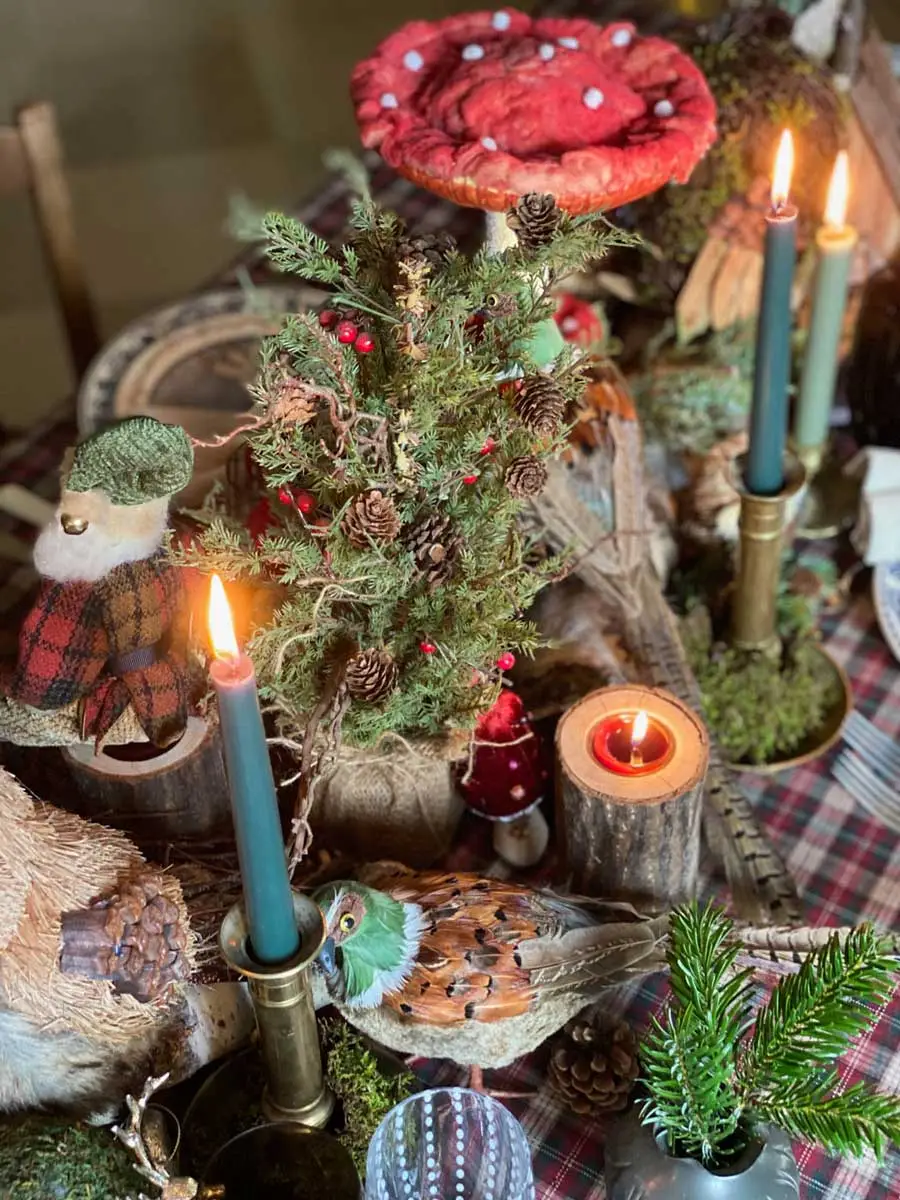Holiday Tablescape: a Christmas tale • Une Bonne Maison