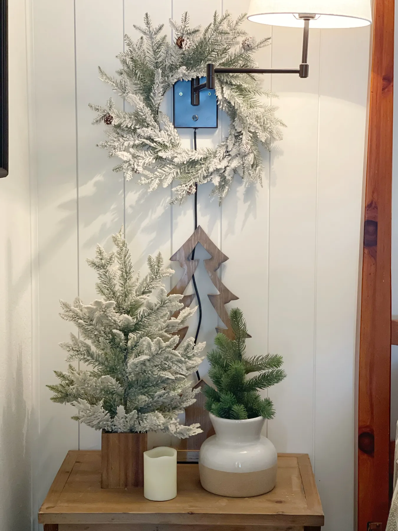 How To Create A Festive And Cozy Christmas Bedroom/Guestroom * Hip & Humble Style