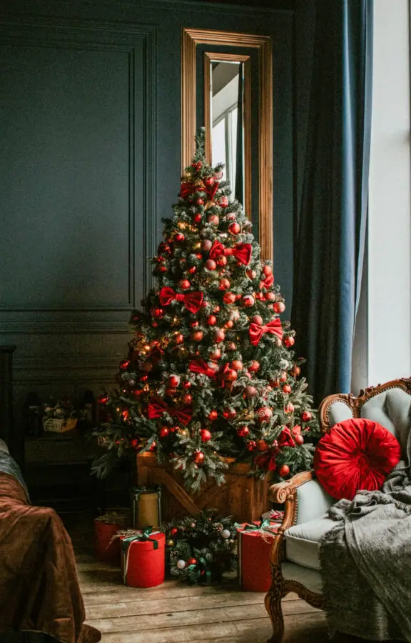 How to Decorate a Tree with Ribbon 3 Ways - flowerswithemily.com