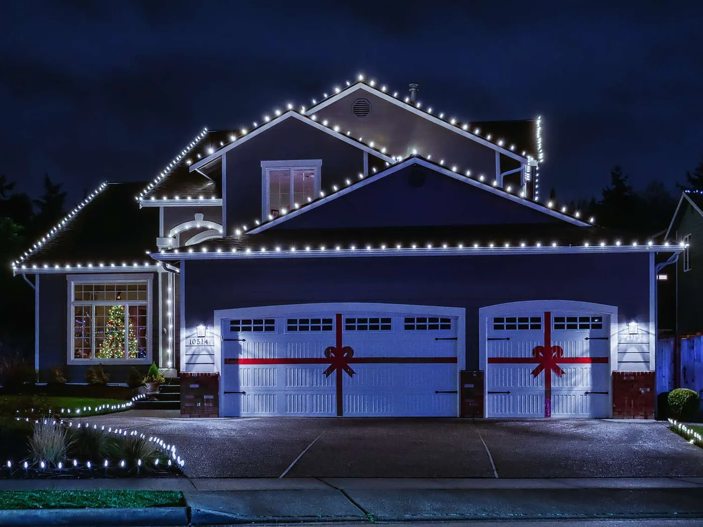 How to Install DIY Permanent Christmas Lights (and Never Do It Again)