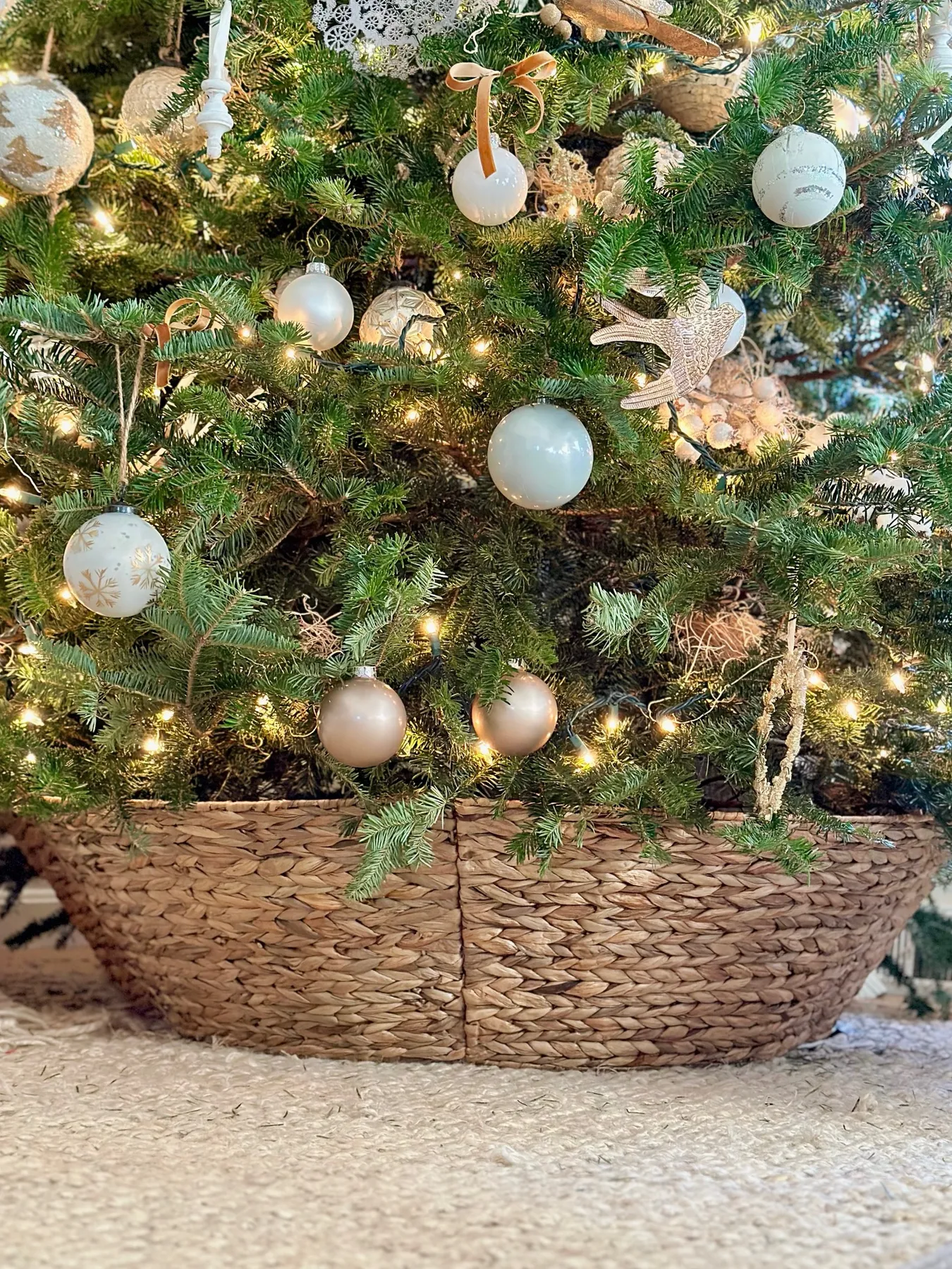 How to Make a Christmas Tree Basket (Using a Woven Tree Collar) -  Celebrated Nest