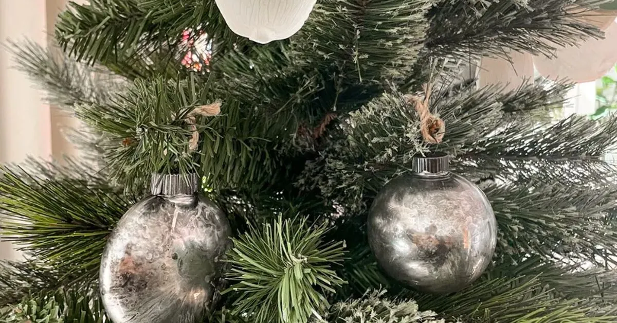 How to Make DIY Vintage Mercury Glass Christmas Ornaments | Hometalk