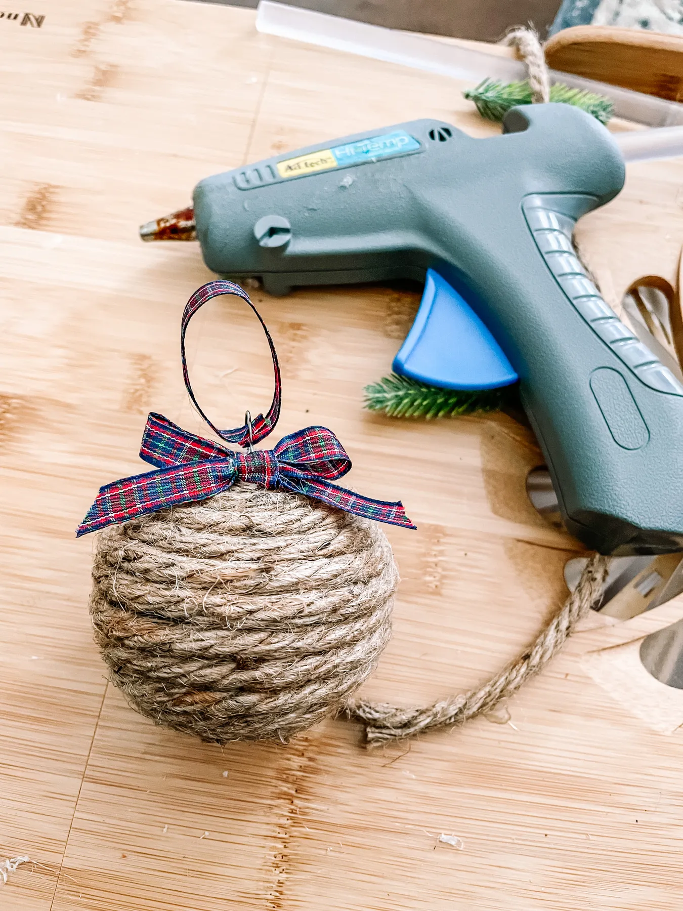 How To Make Easy DIY Dollar Tree Christmas Ornaments - The Festive Mommy