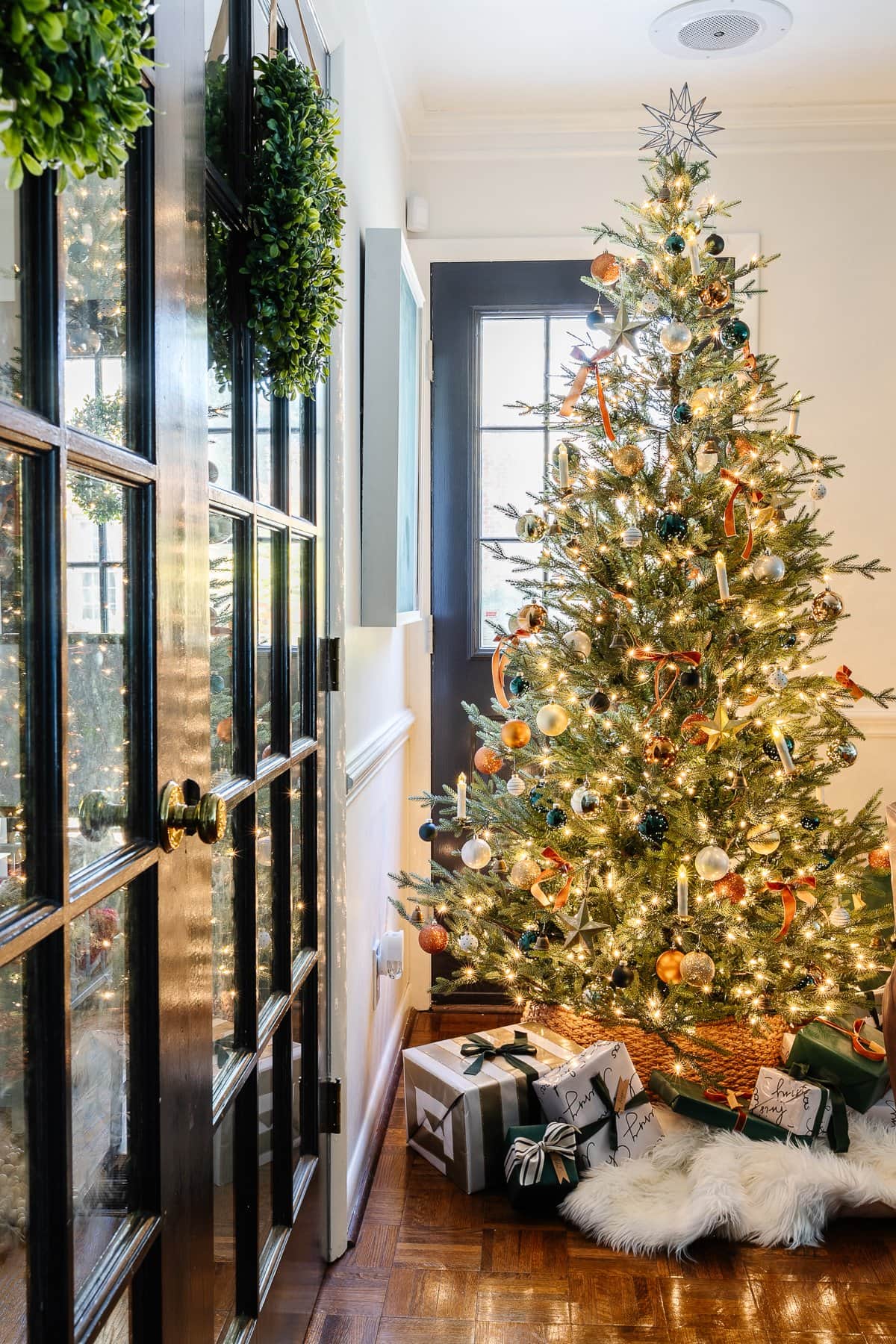 How to Put Christmas Tree Ribbon Decorations on Trees - Bless'er House