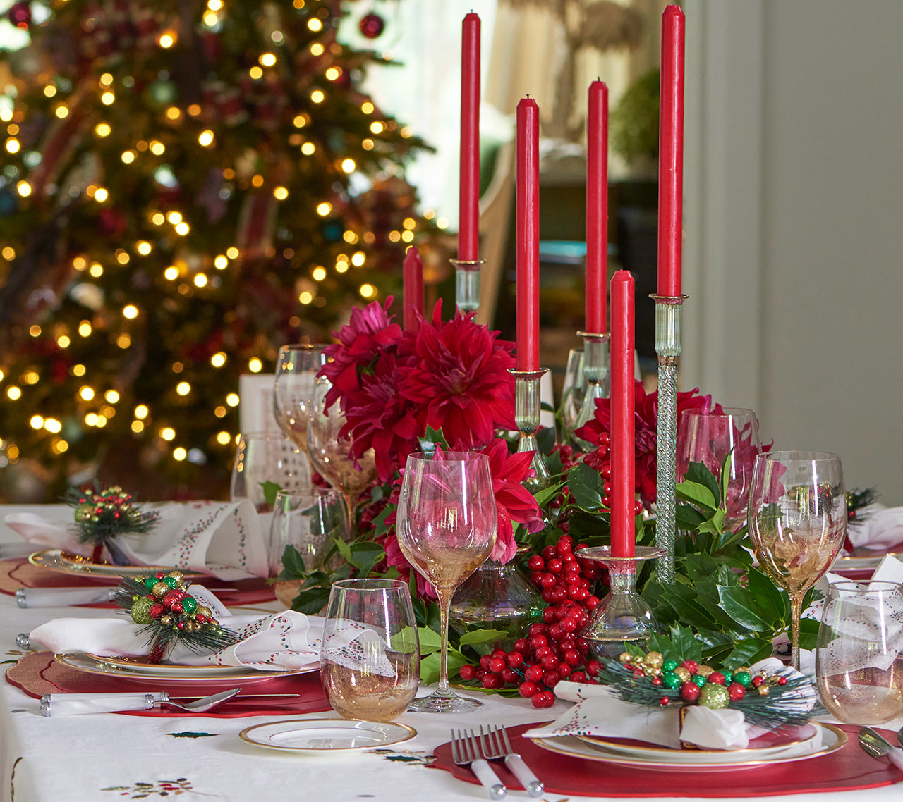 How to Use Holiday Tableware for Beautiful Seasonal Celebrations