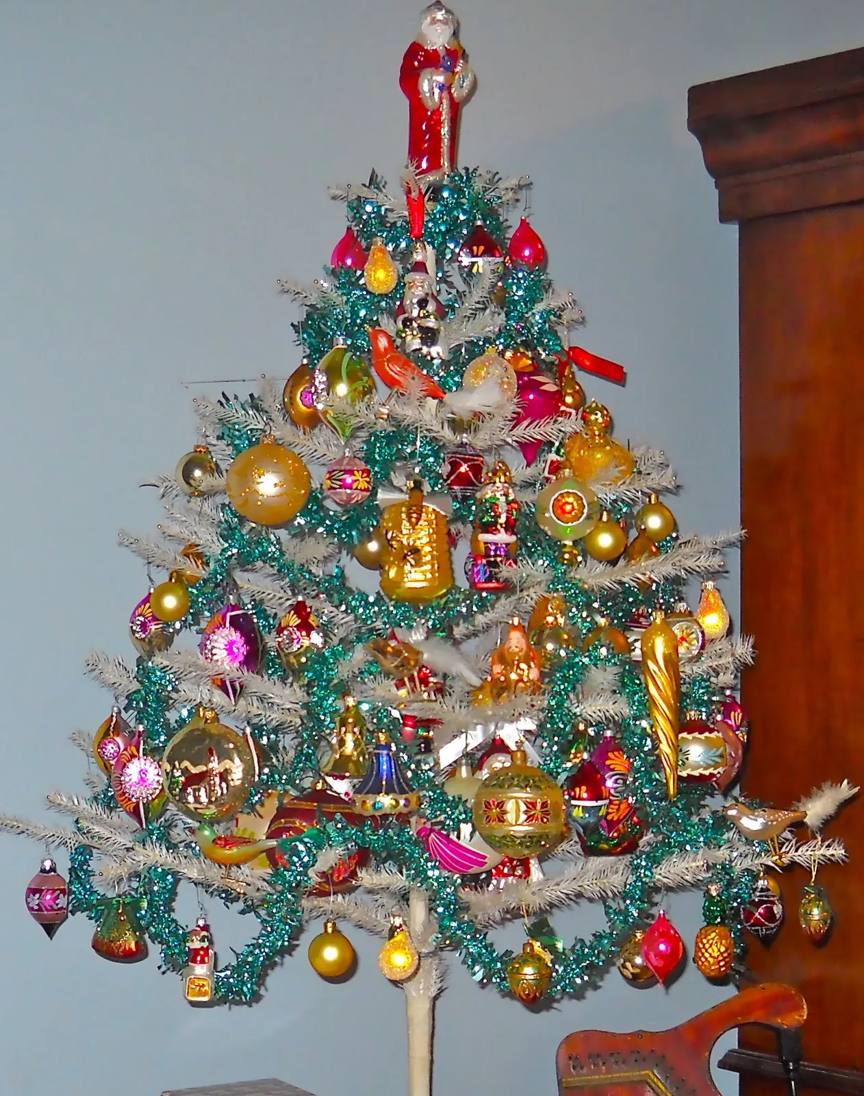 Knickerbocker Style & Design: A Victorian Aluminum Christmas Tree