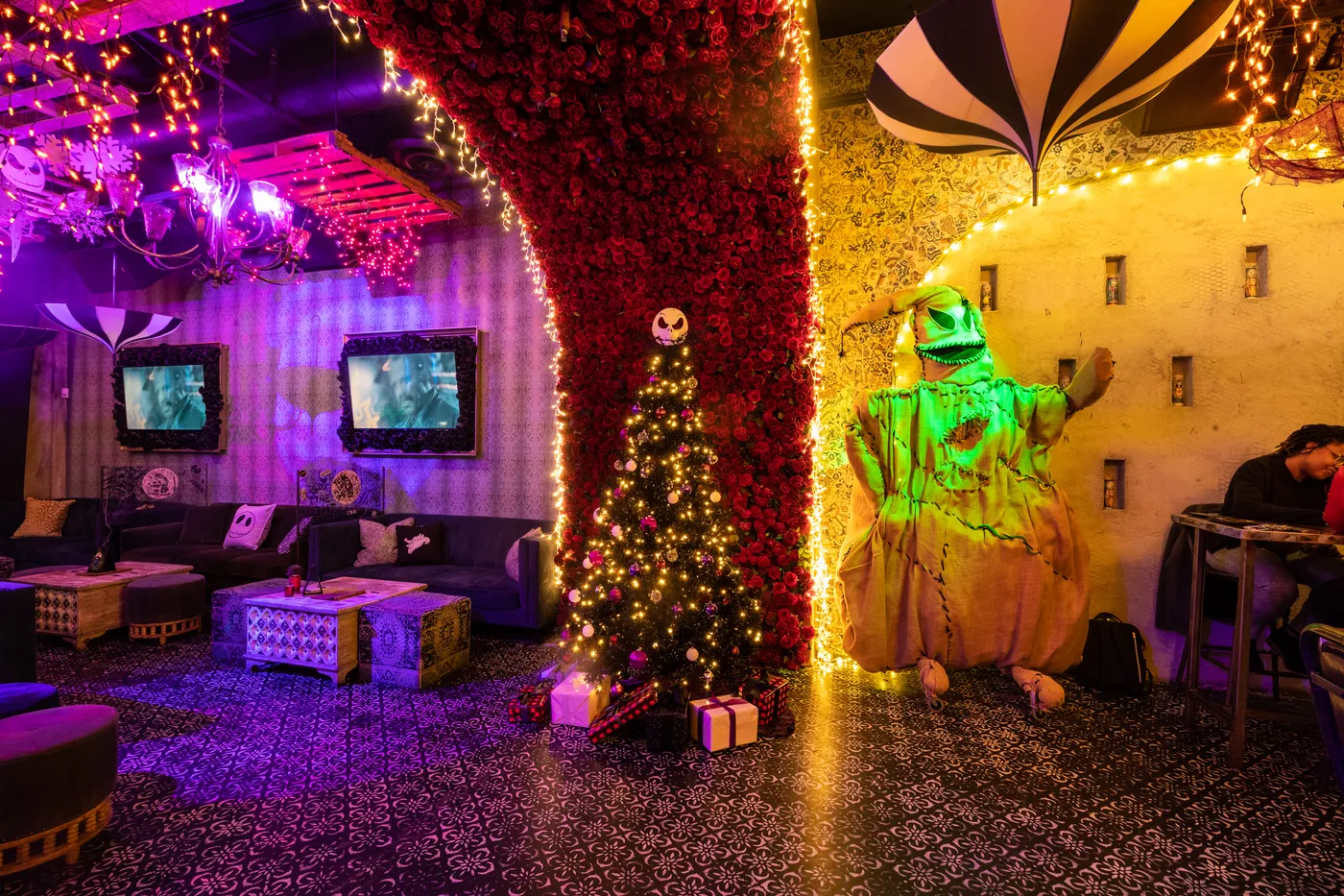 Las Vegas eatery transforms into 'Nightmare Before Christmas' for holiday season