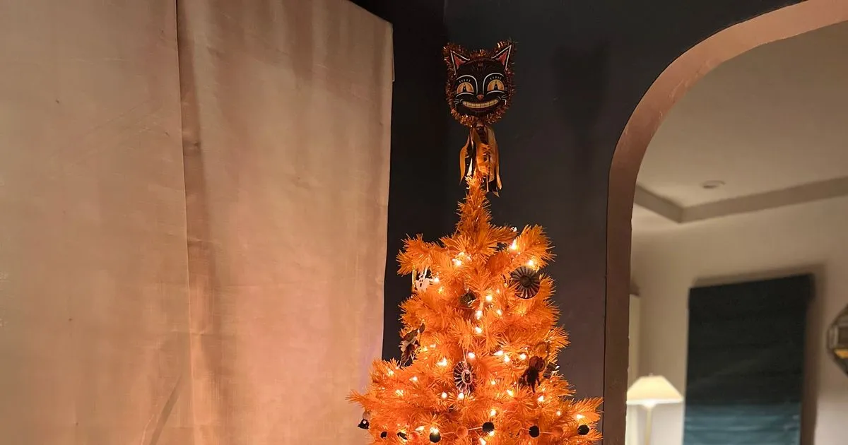 Lauren Lapkus's Orange Christmas Tree for Halloween 2023 | The Strategist