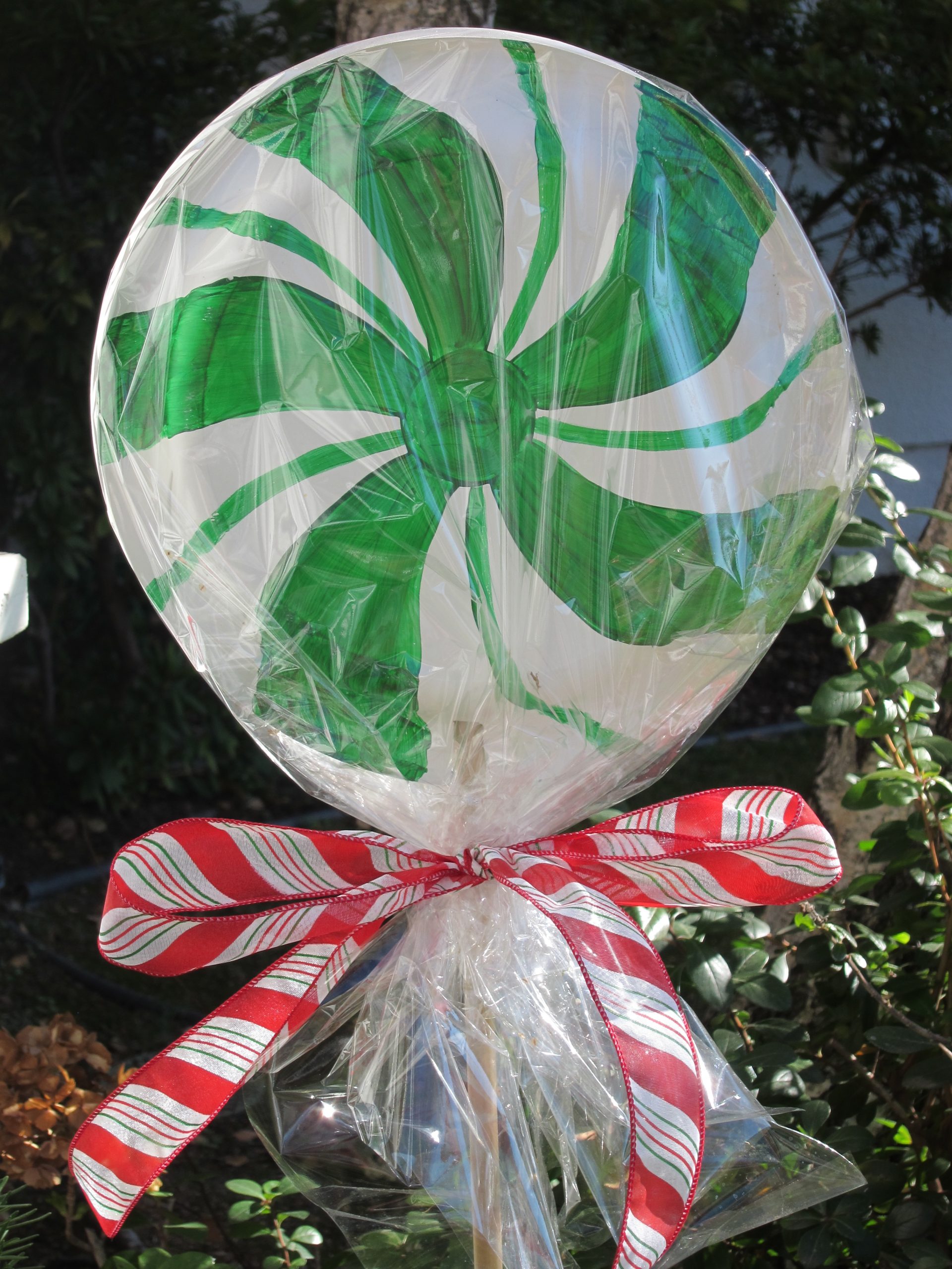 Lollipop Yard Stakes – Lori's favorite things …