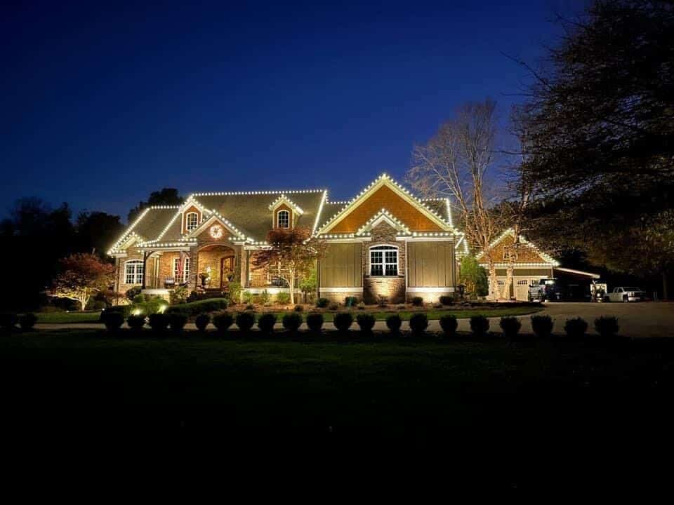 Maximize Your Curb Appeal This Holiday Season with Professional Light  Displays