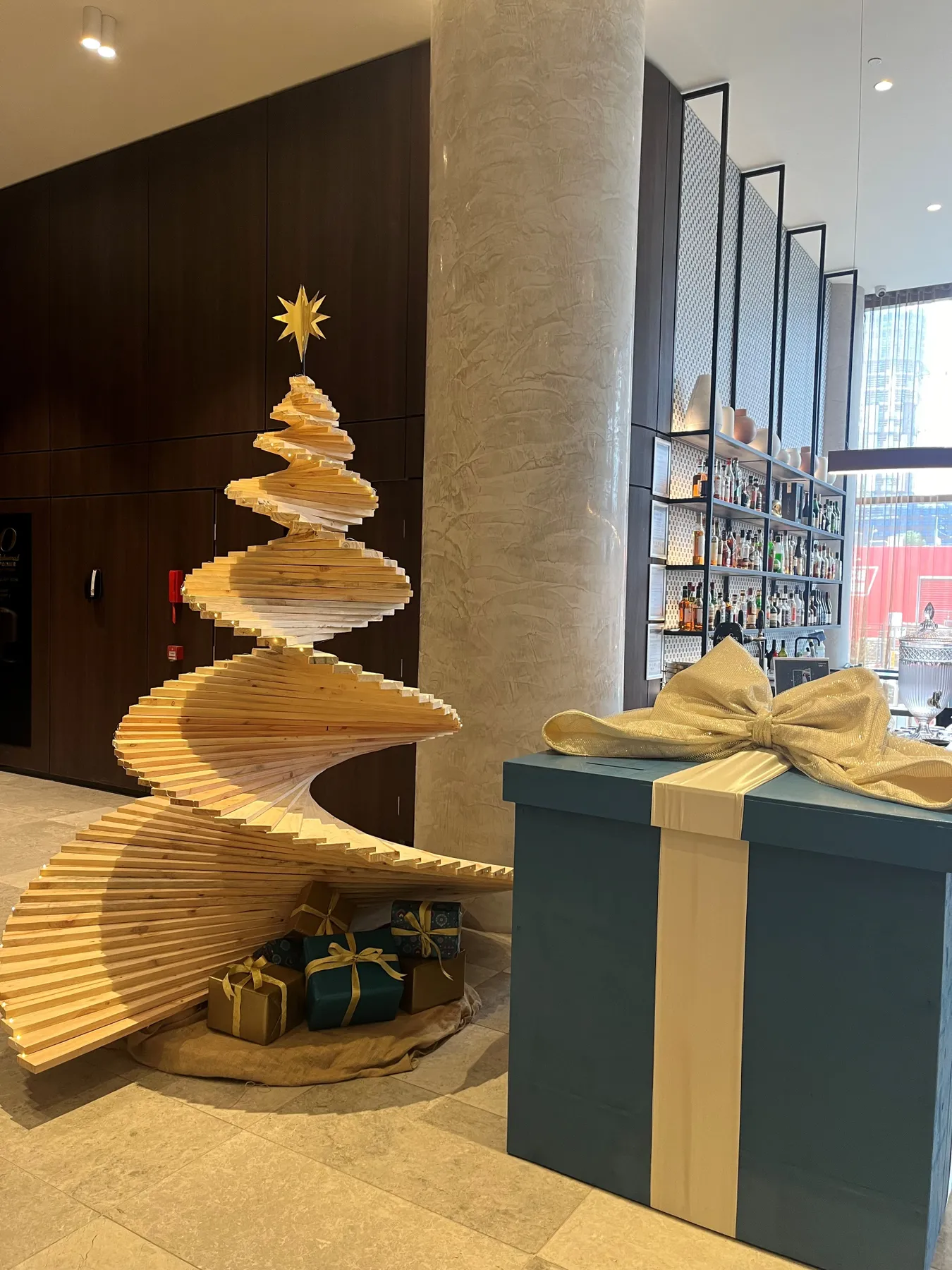Merry and bright: Oakwood Premier Melbourne gets creative with eco-friendly Christmas tree - Hotel Management