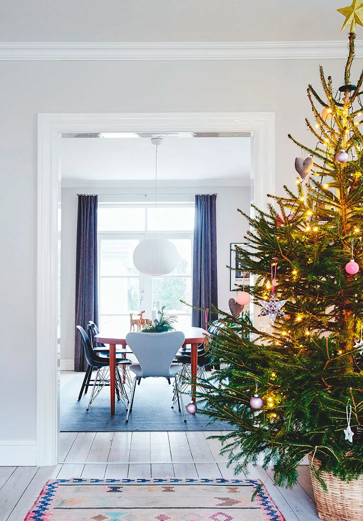 Natural decor and minimum of bright colors: festive Danish home 〛 ◾ Photos ◾ Ideas ◾ Design