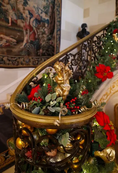 Noel at Nemours' puts mansion, grounds in holiday spirit