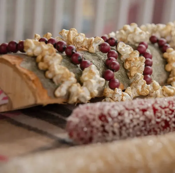 Old-Fashioned Popcorn & Cranberry Garland – Heritage Holiday Mantel De – Inspired Homes by Cricket