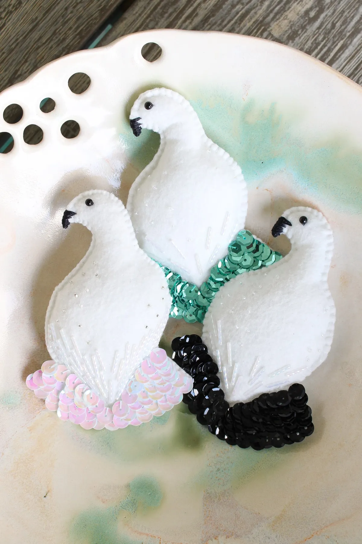 Ornaments | Dans le Lakehouse