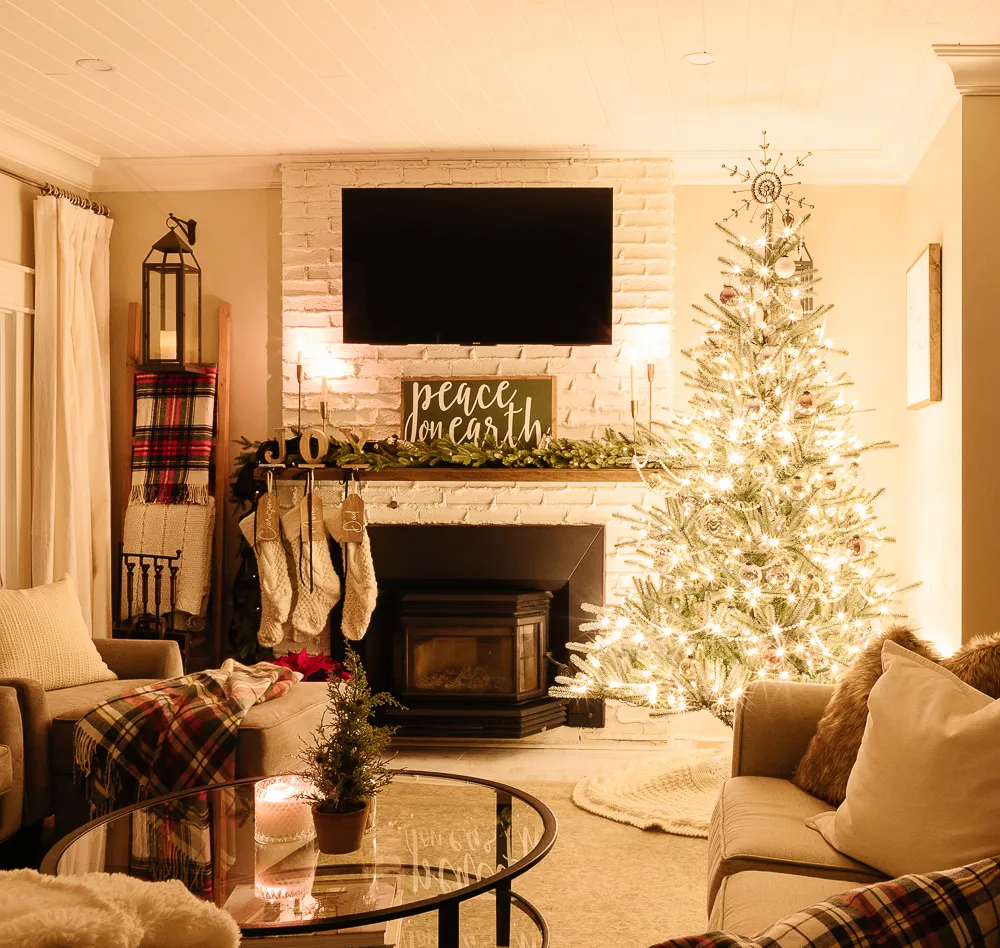 Our Favourite Holiday Candles - Making it in the Mountains