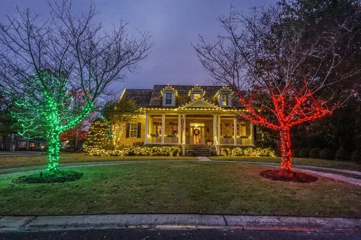 Outdoor Christmas Light Decoration - Patriot Illumination