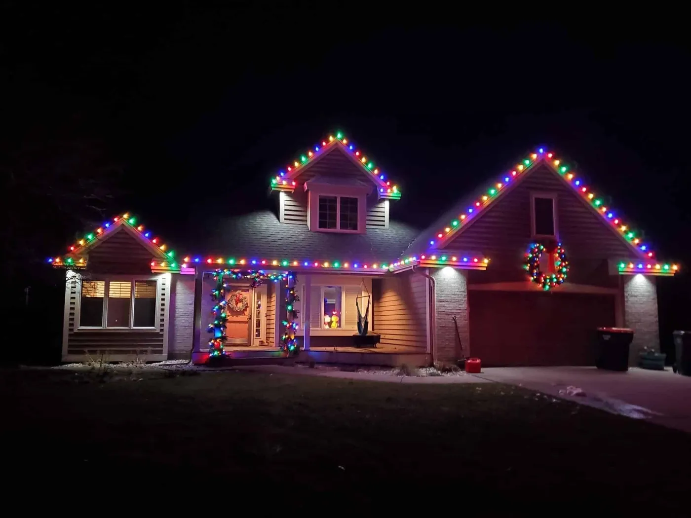 Outdoor Christmas Light Decorations - Wash Masters Window Cleaners &  Pressure Washing