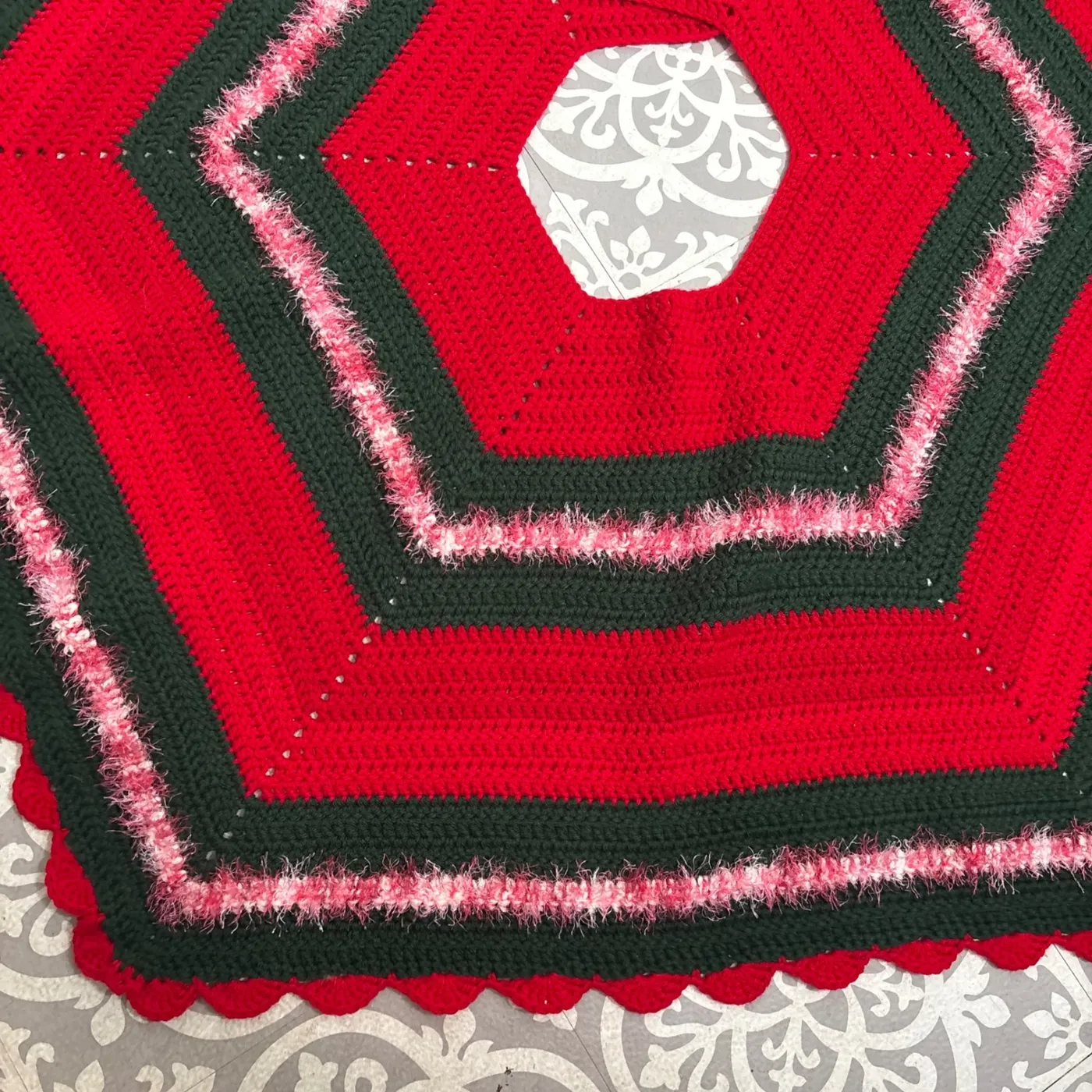Pattern for Crochet Christmas Tree Skirt - thecaffeinatedsnail.com Handmade  Crochet Christmas Tree Skirt Red Pink Green Festive Holiday Knit VTG