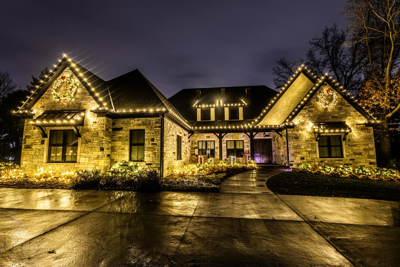 Permanent, Holiday & Landscape Lighting in Davenport, IA | QC Lights —  Permanent & Holiday Lighting in IA & IL | QC Lights