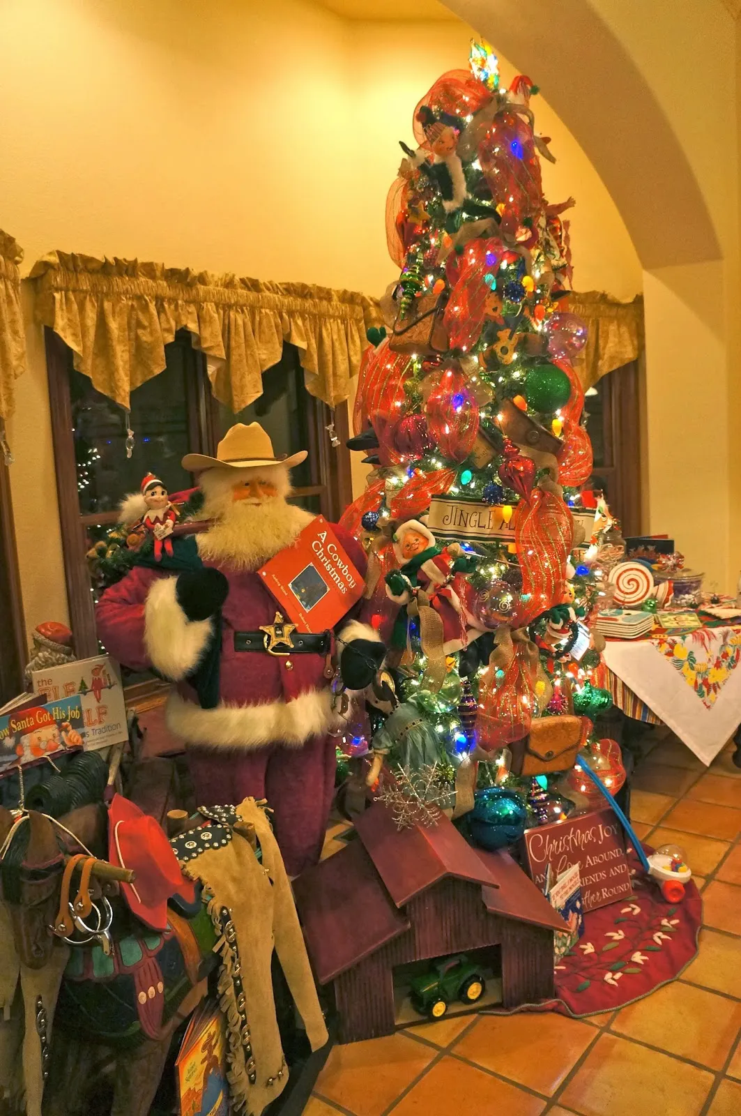 Pine Creek Style: How to Decorate a Christmas Tree...