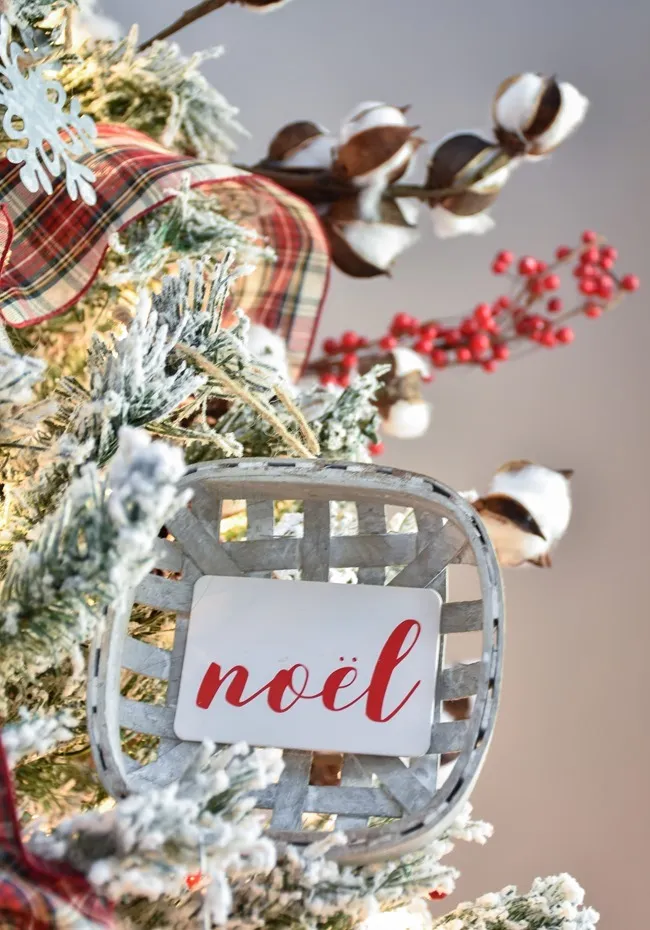 Plaid and Cotton Farmhouse Style Christmas Tree