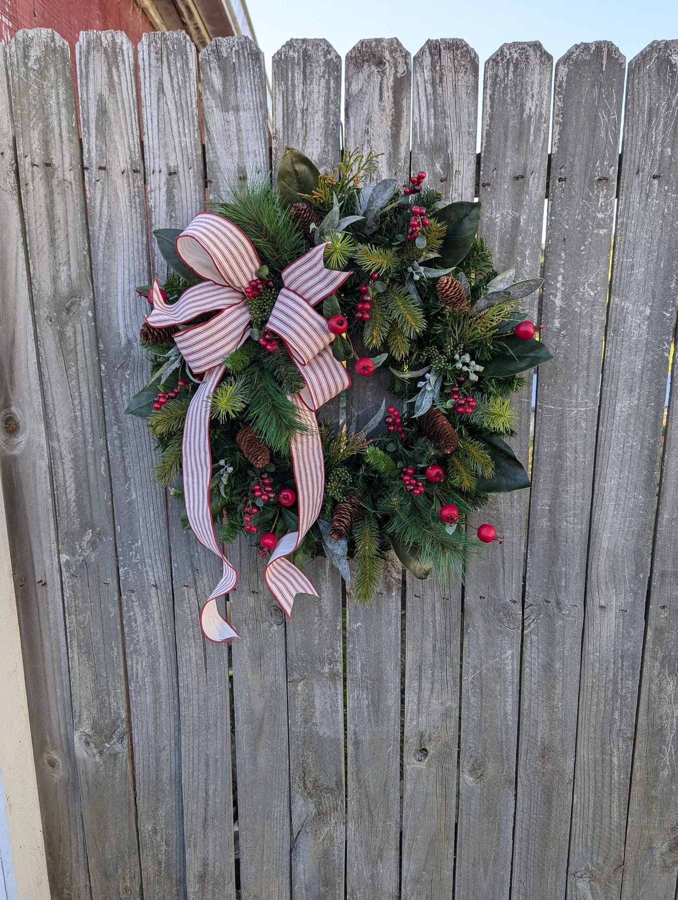 Plaid Bow Christmas Wreath, Red Berries, Magnolia Leaves, 23 Inch 451*