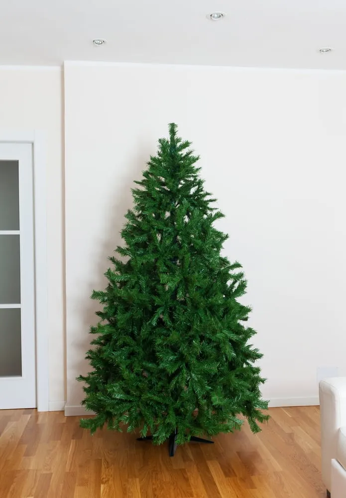 Real vs Fake - 9 Reasons To Choose A Real Christmas Tree This Year