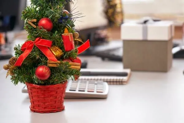 Recognize: Company Holiday Party & Staff Bonus Guide
