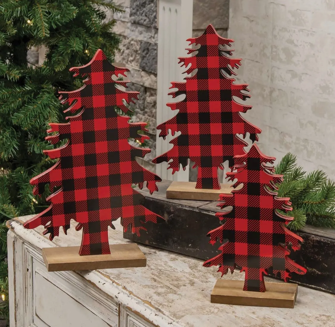 Red & Black Buffalo Check Wood Tree – Firestone Home Decor
