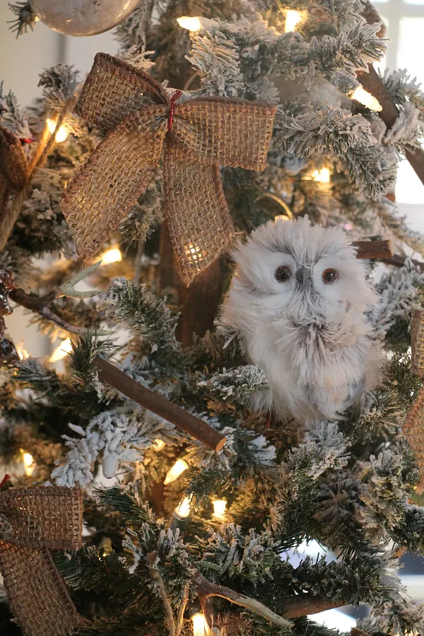 Rustic and Warm Christmas decorating in the family room