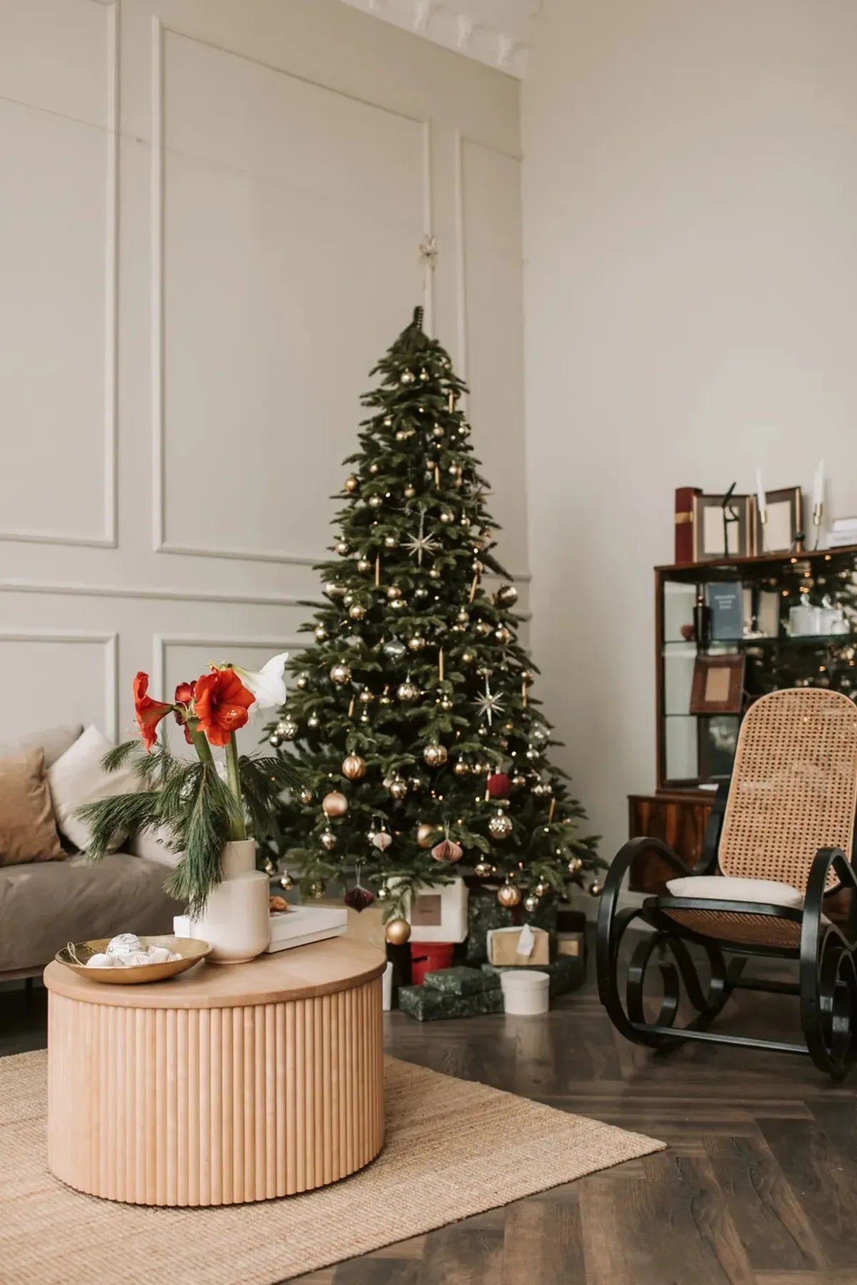 Save, Spend, Splurge: 2024 is the Year of the Glamorous Christmas Tree