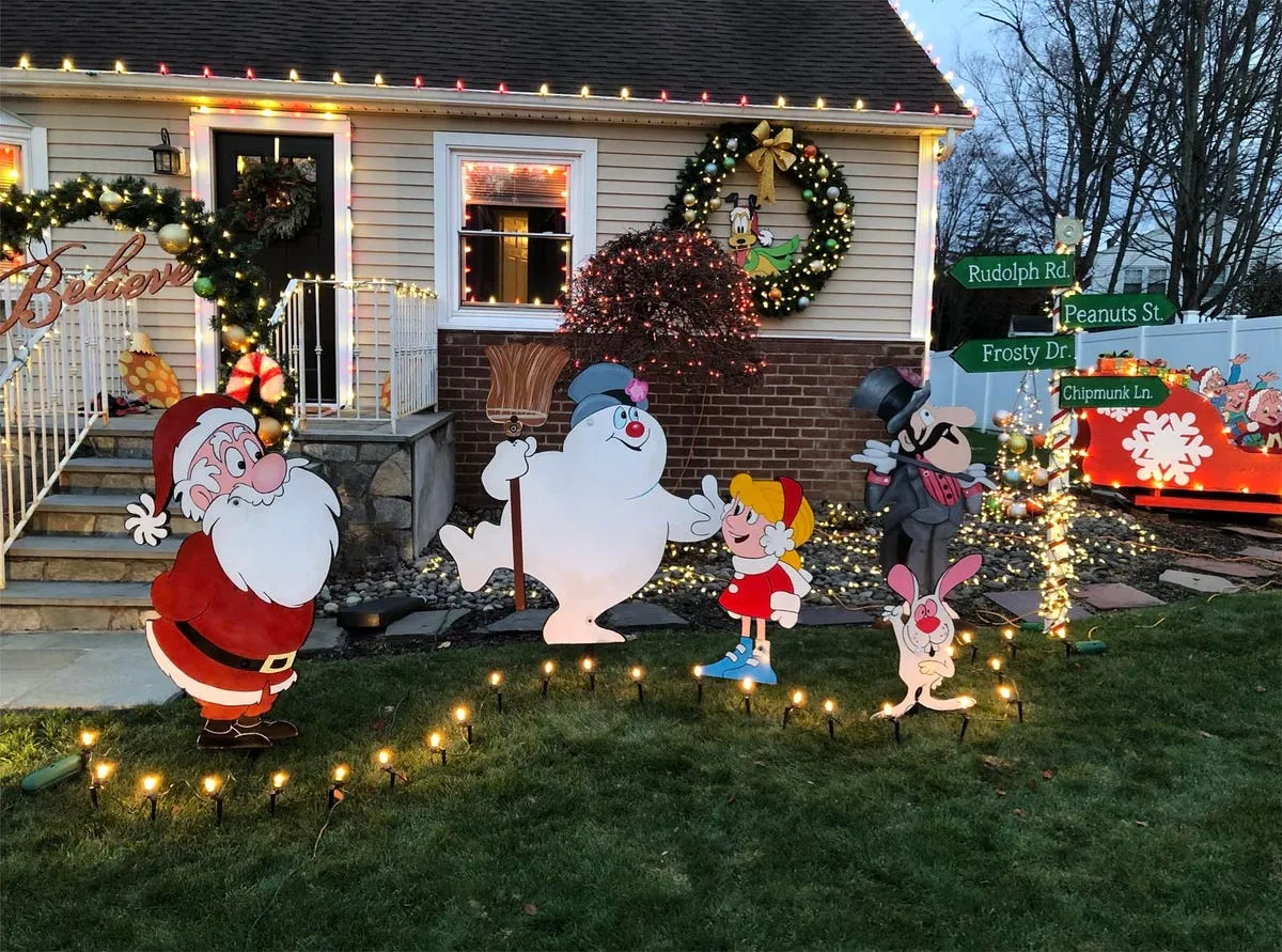 Send lohud holiday decoration photos here