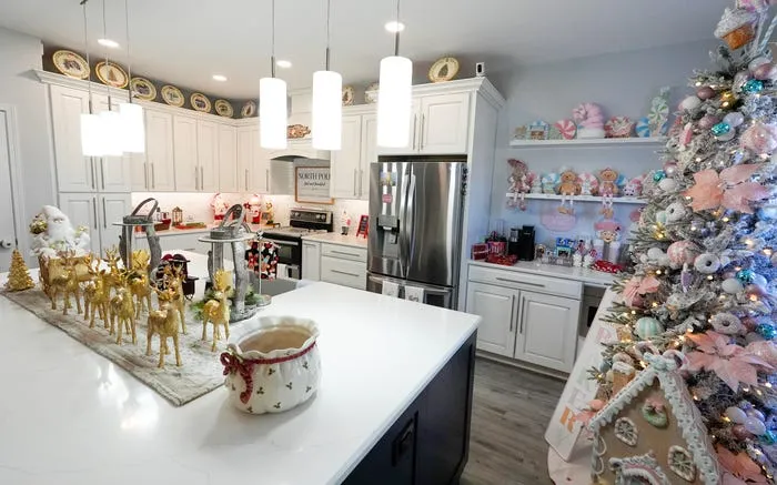 Shepherdsville home of Grace and Garnett Gill is Christmas wonderland