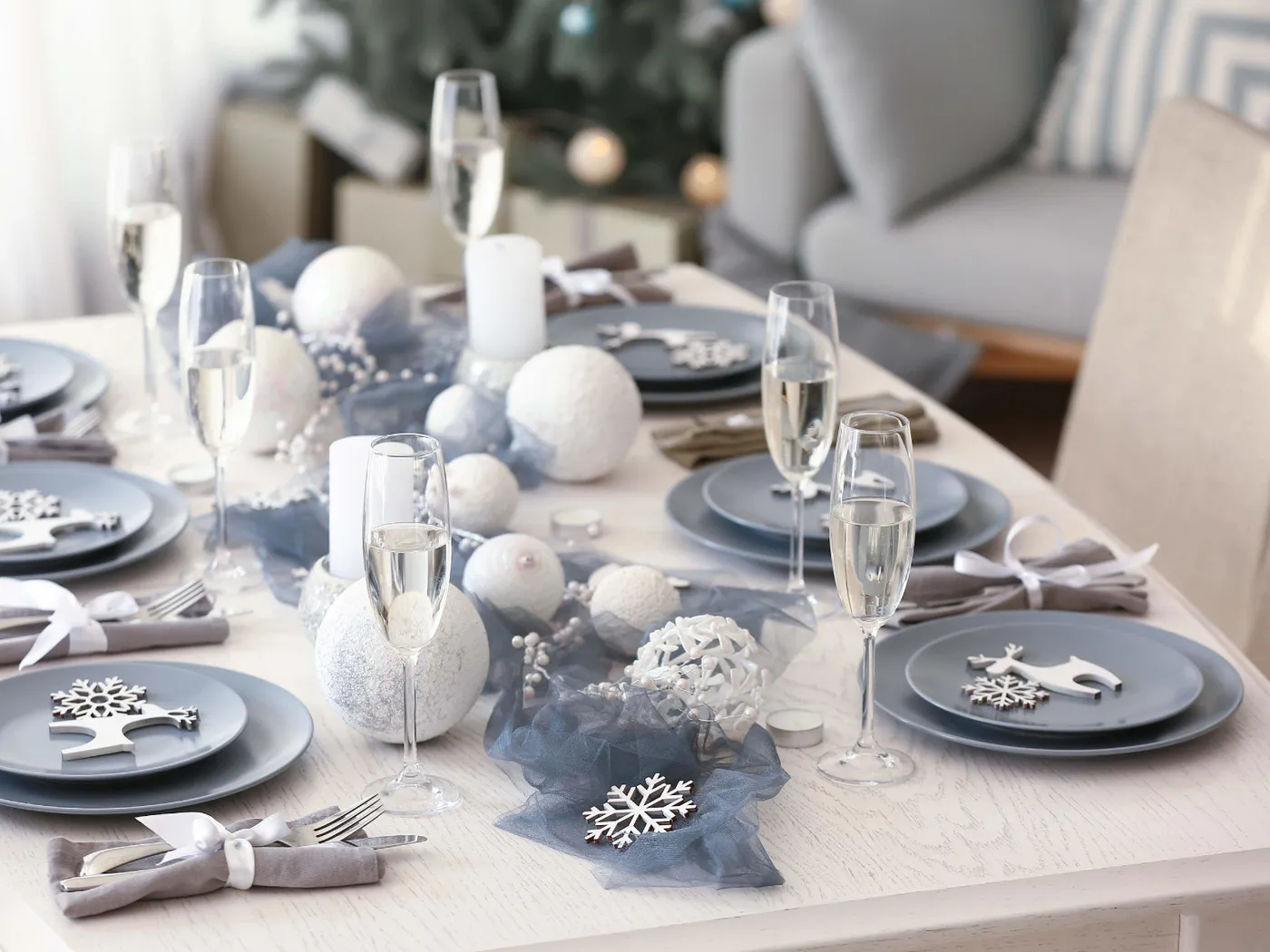 Simple Christmas Lunch Table How To Style A Christmas Table Good Food