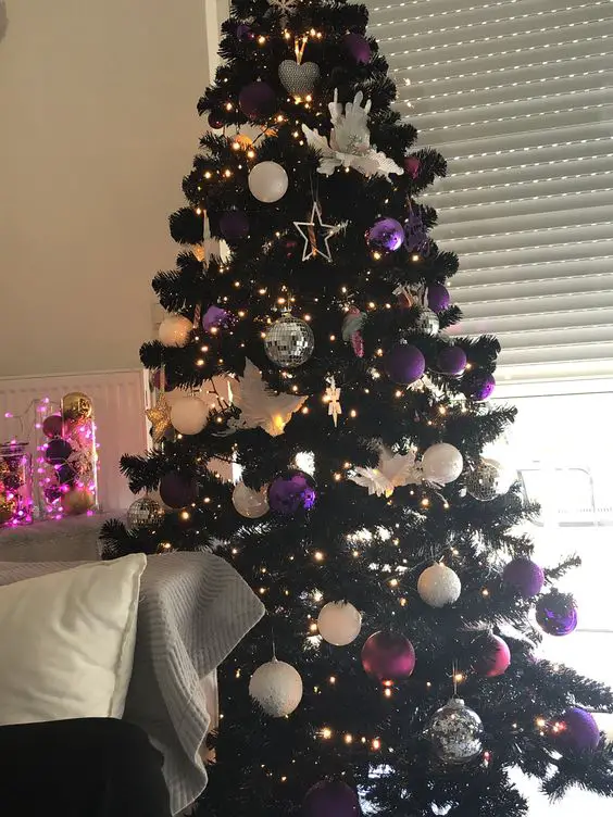 Stunning Black Christmas Tree Ideas