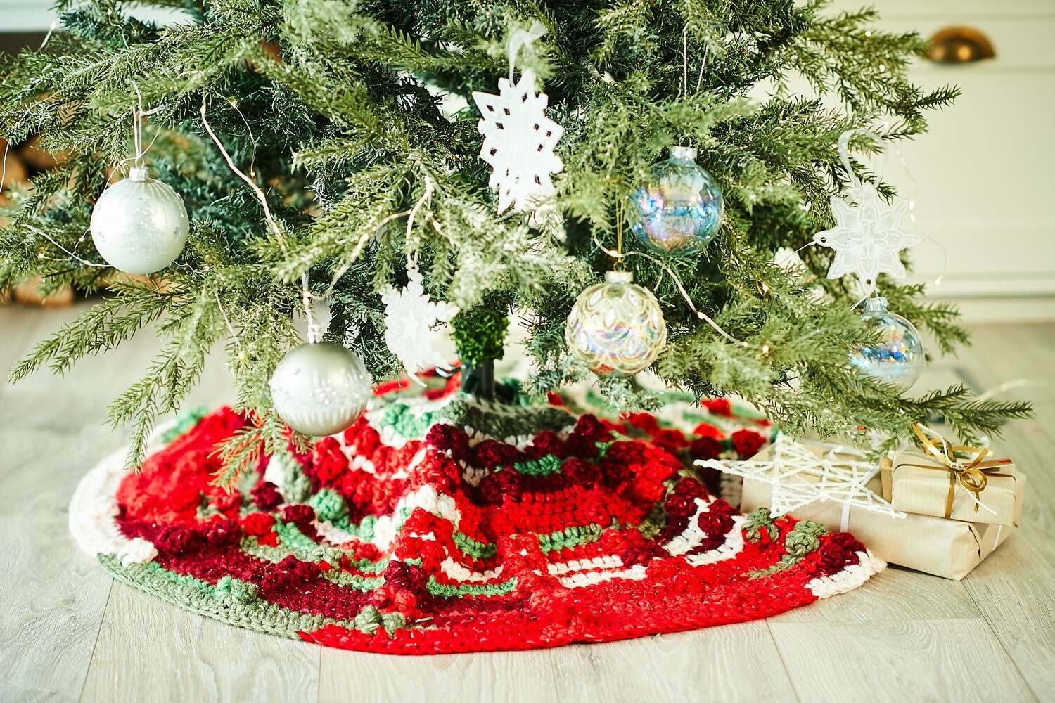 Stylecraft 10030 Crochet Christmas Tree Skirt and Stocking in Merry Go  Round XL and Winter Magic XL (leaflet) - Wool Warehouse - Buy Yarn, Wool,  Needles & Other Knitting Supplies Online!