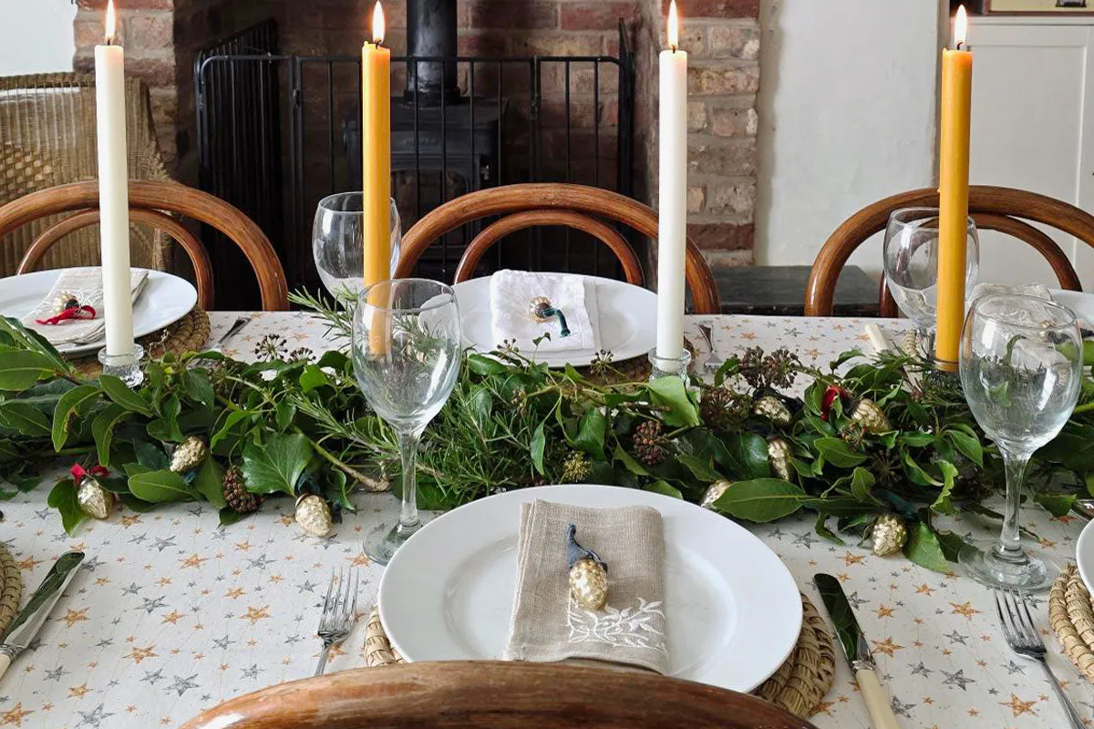 Styling The Christmas Table - Christmas tablecloth - Table centrepiece – Bowley & Jackson